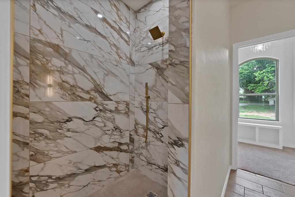 501 Harris Road Azle, TX 76020 - Photo 21 of 29 a bathroom with a shower
