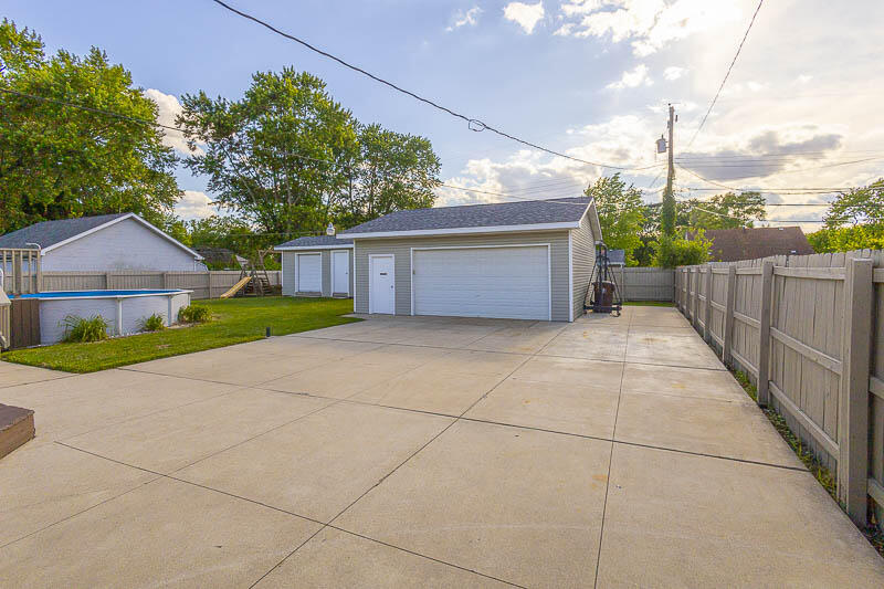722 Capitol Road Valparaiso, IN 46385 - Photo 2 of 36 800x533