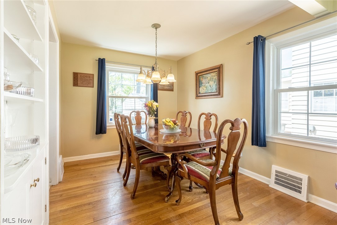 1272 Gordon Road Lyndhurst, OH 44124 - Photo 5 of 26