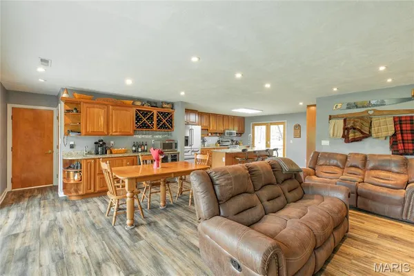 $489,900 | 222 Prairietown Road, Dorsey, IL 62021