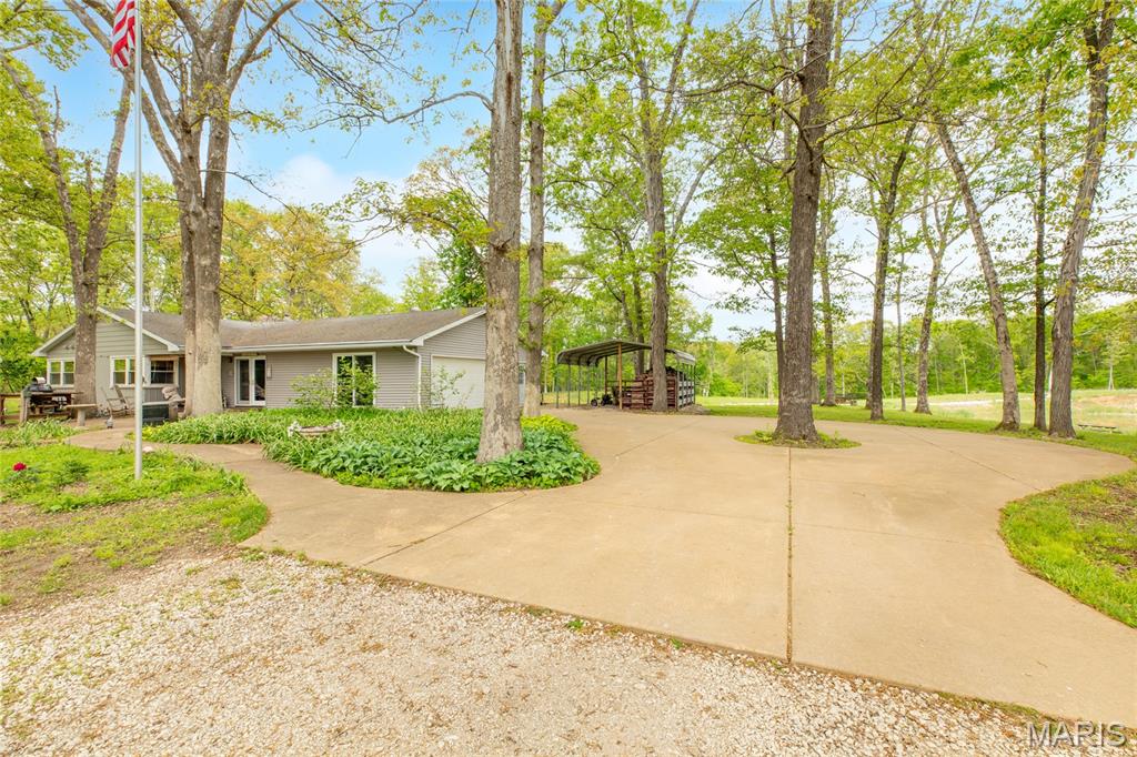 222 Prairietown Road Dorsey, IL 62021 - Photo 2 of 51