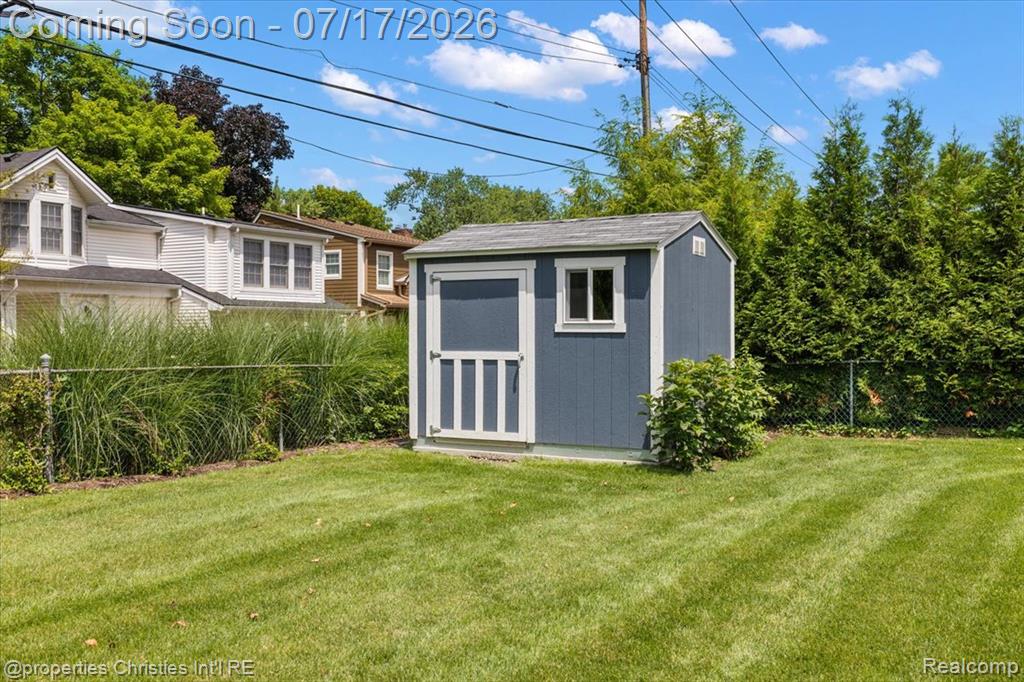 18244 Beverly Road Beverly Hills, MI 48025 - Photo 19 of 80