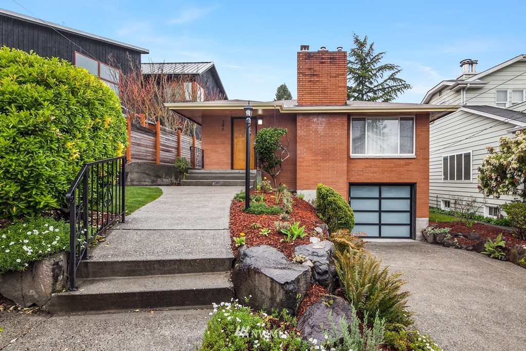 348 North 74th Street Seattle, WA 98103 - Photo 1 of 19 Gallery Image 1