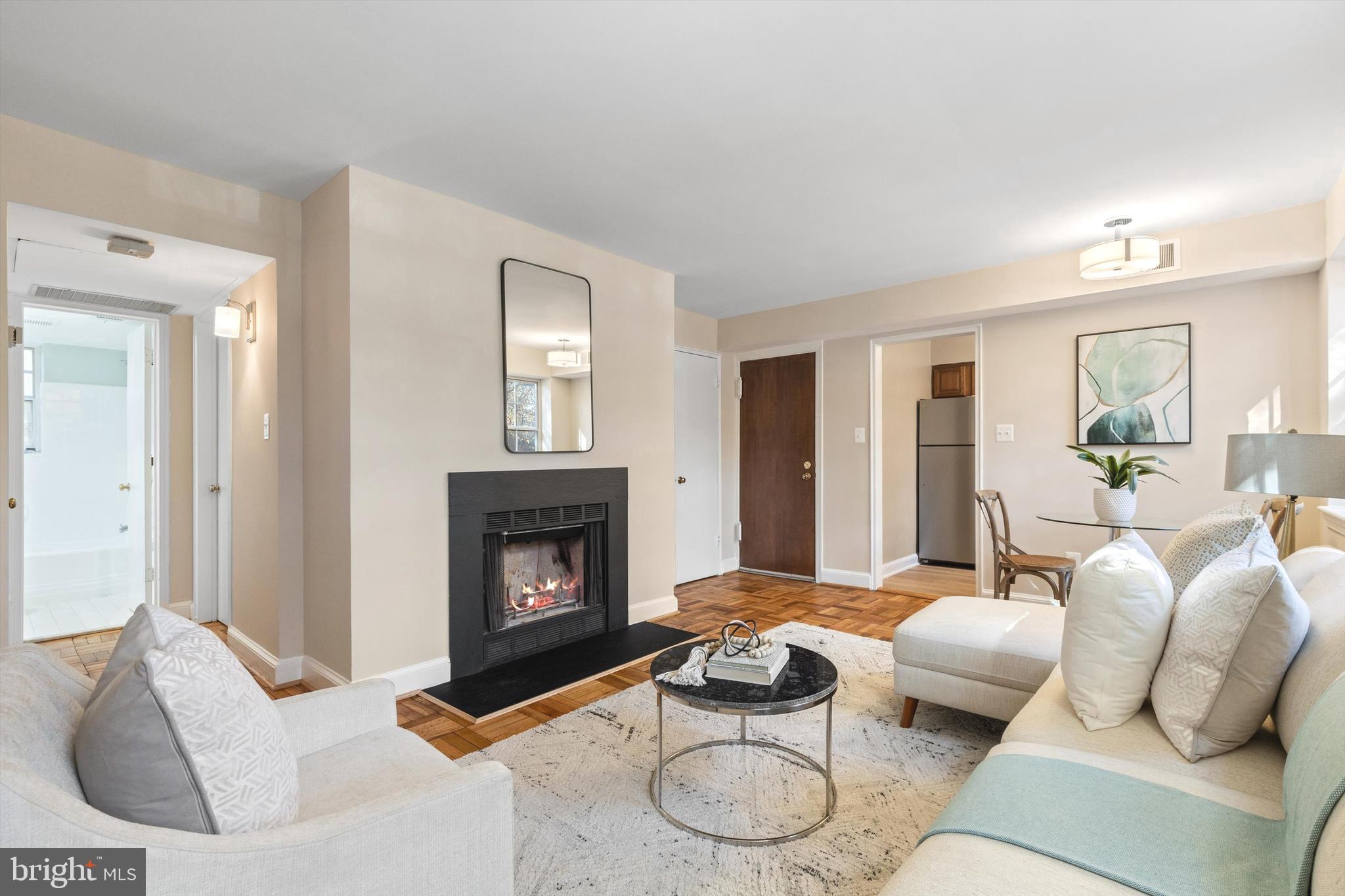 2107 North Scott Street, Unit 67 Arlington, VA 22209 - Photo 5 of 15 Living area