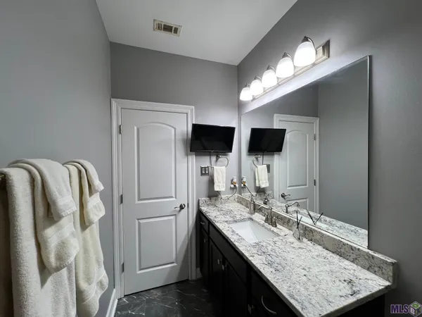 $260,000 | 1353 Cedar Trail Avenue, Zachary, LA 70791