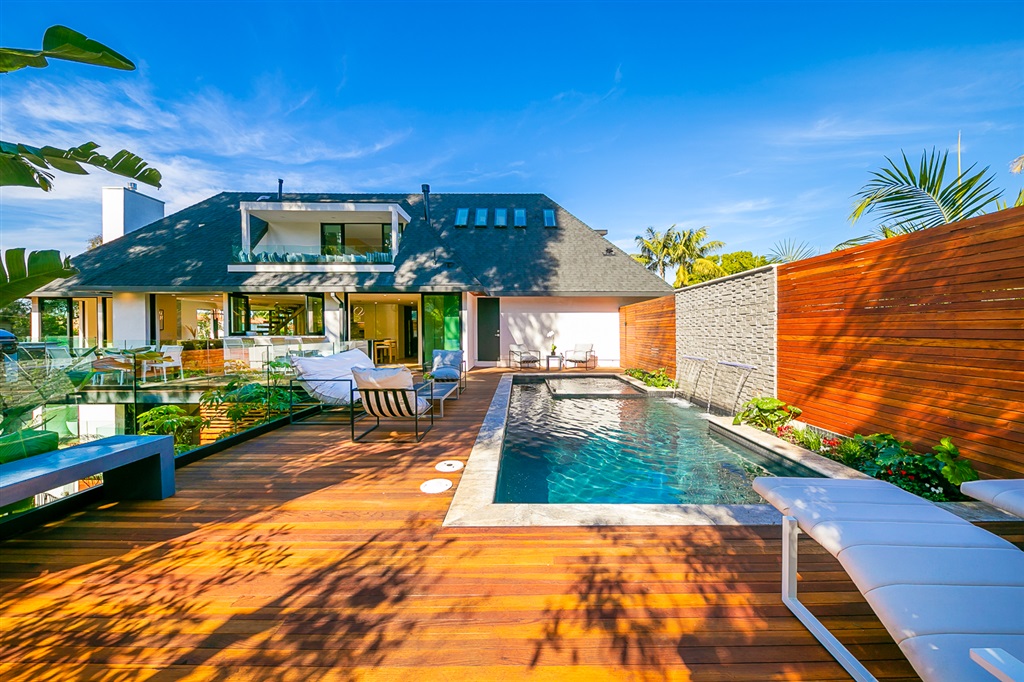 7732 Lookout Drive La Jolla, CA 92037 - Photo 2 of 25