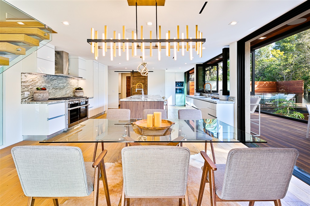 7732 Lookout Drive La Jolla, CA 92037 - Photo 6 of 25