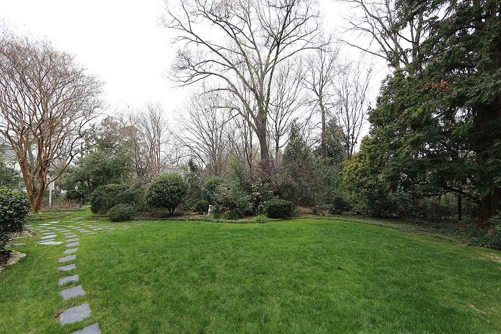 2620 Dover Road Raleigh, NC 27608 - Photo 13 of 19 Backyard