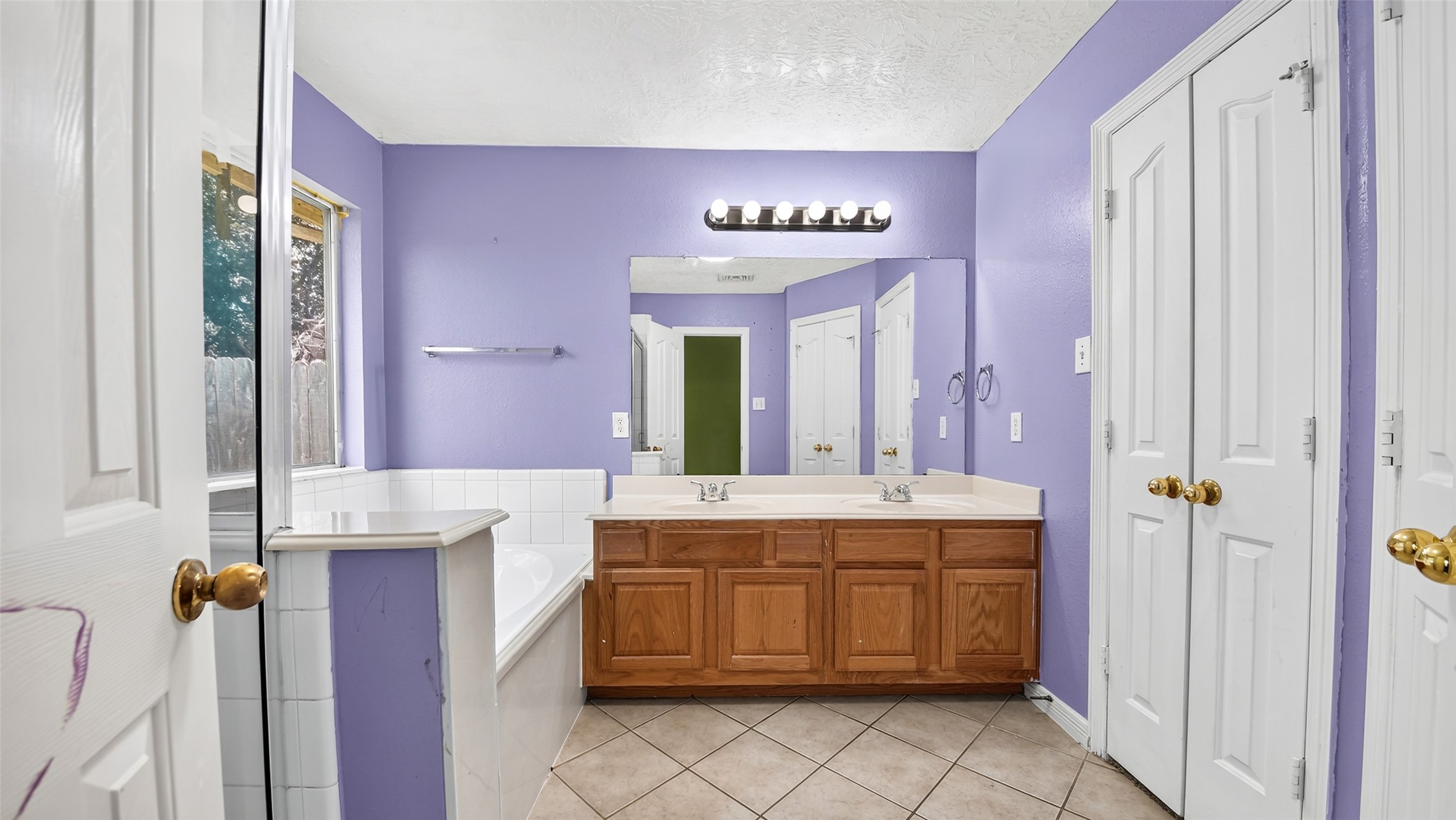 24019 Surreygate Drive Spring, TX 77373 - Photo 17 of 37 Primary Bathroom