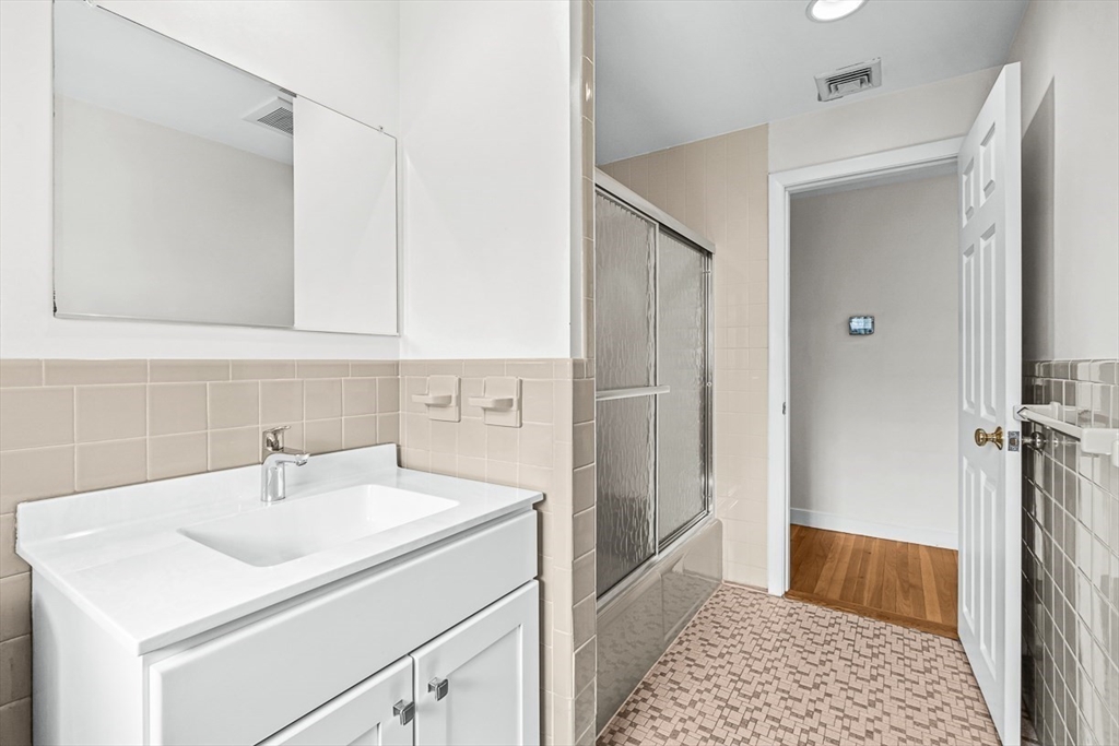 22 Sherrin Road Newton, MA 02462 - Photo 7 of 13