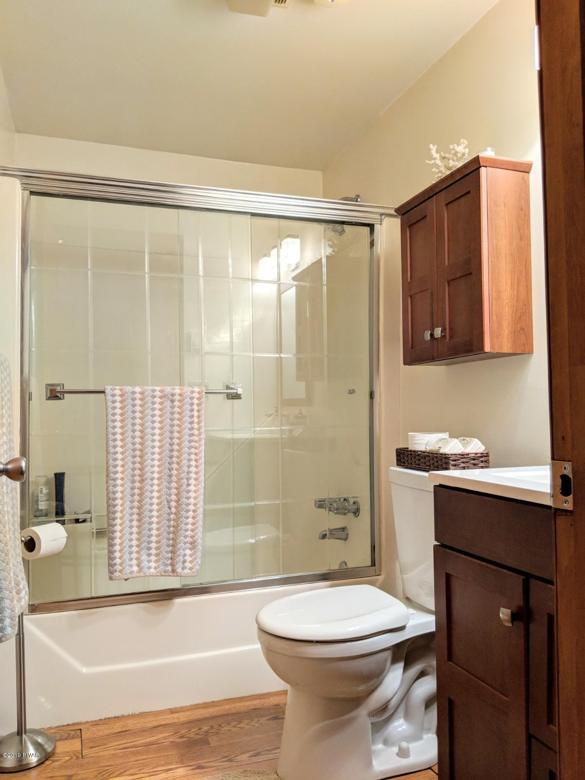 189 Meadow Ridge Acres Road Milford, PA 18337 - Photo 21 of 42 BATHROOM 1