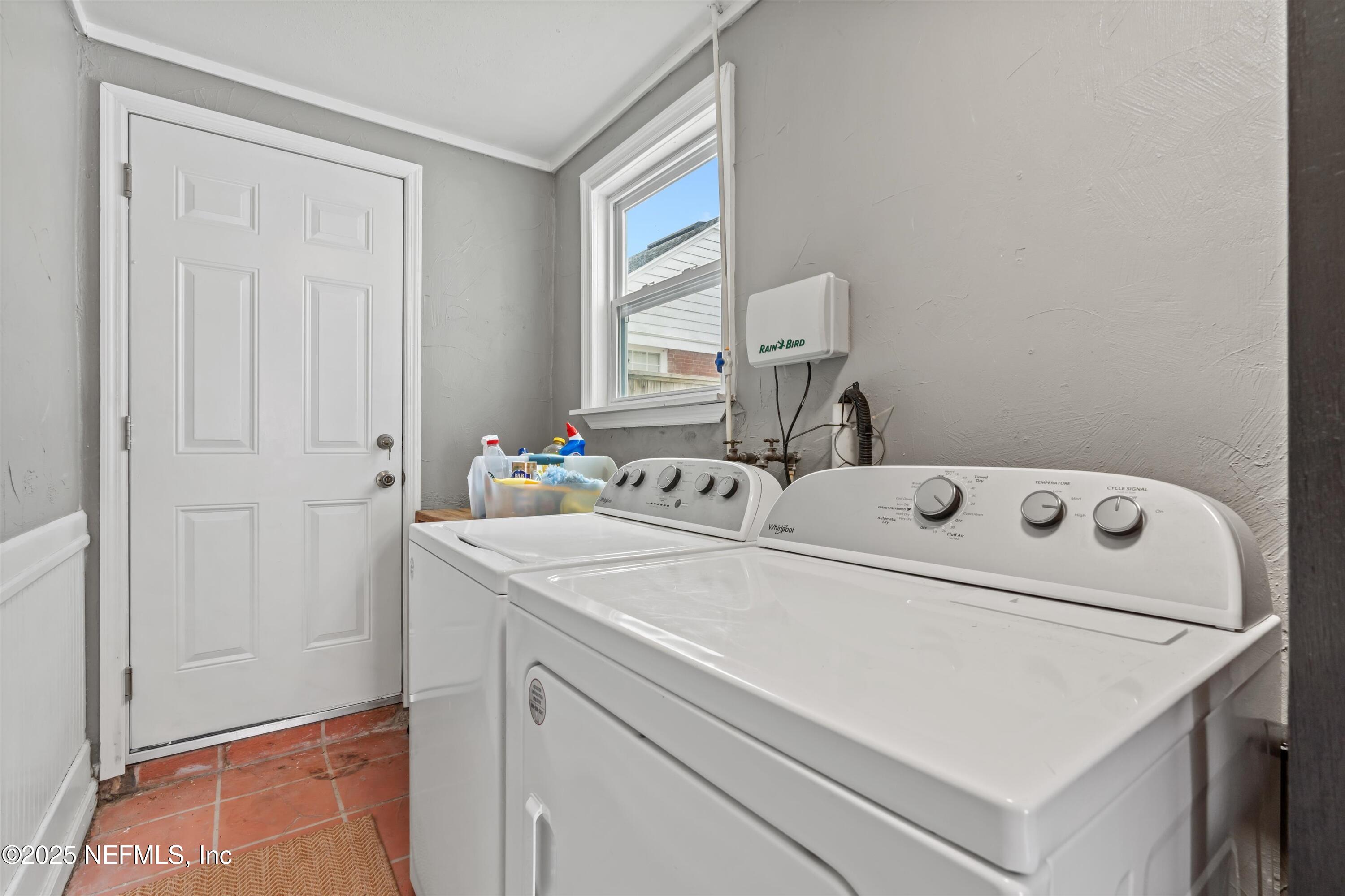 1130 River Oaks Road Jacksonville, FL 32207 - Photo 23 of 51 Laundry