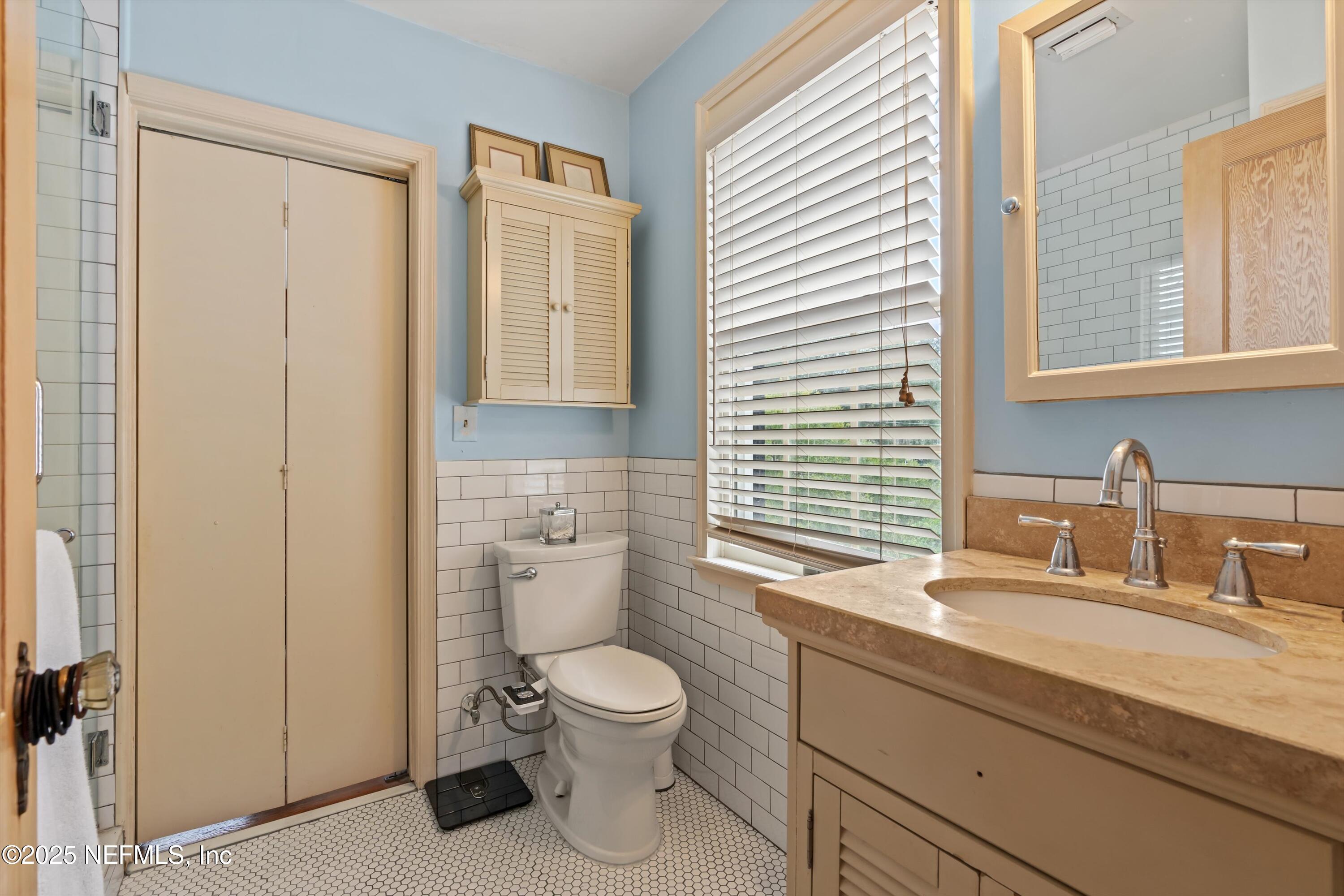 1130 River Oaks Road Jacksonville, FL 32207 - Photo 27 of 51 Primary Bathroom