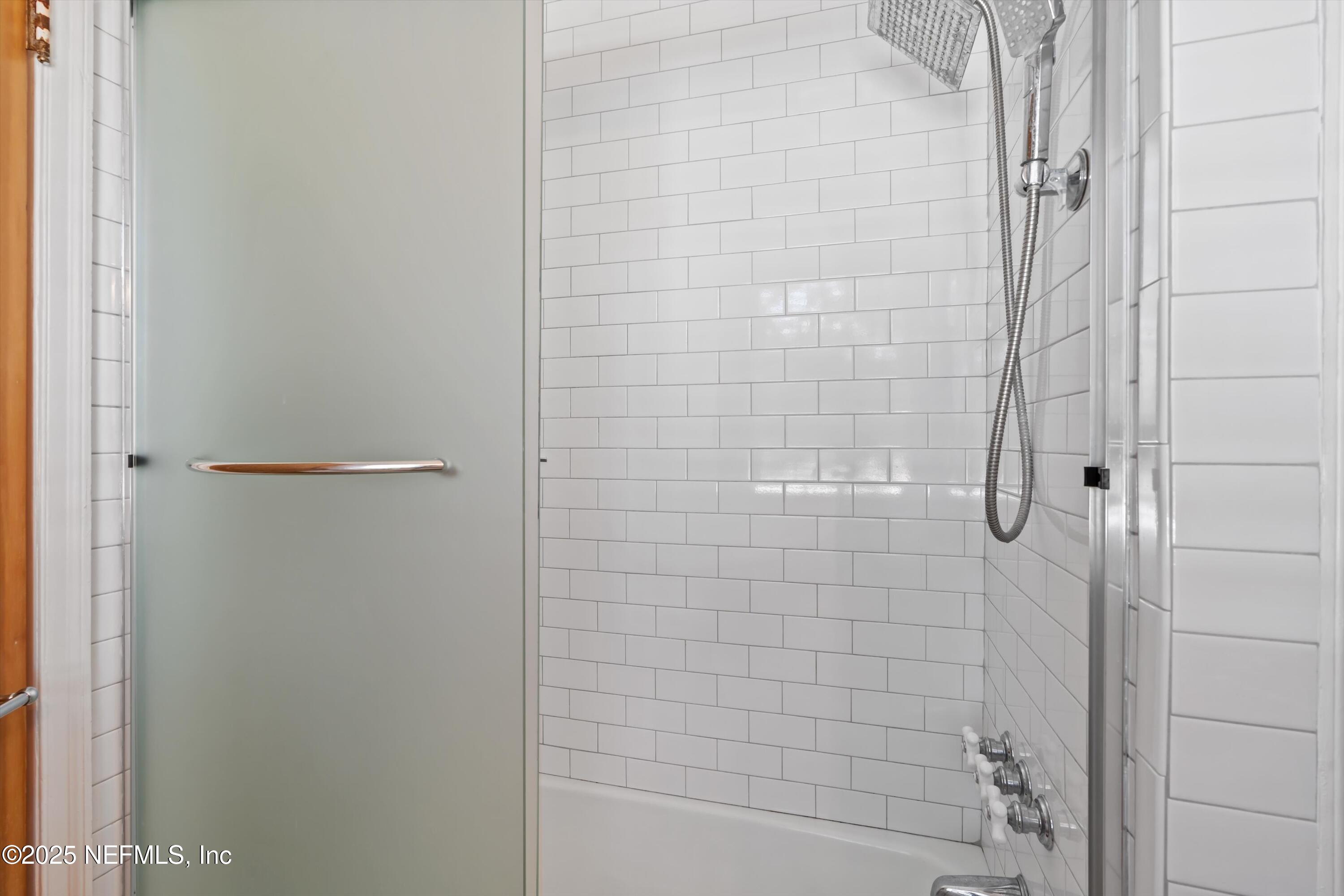 1130 River Oaks Road Jacksonville, FL 32207 - Photo 33 of 51 Jack & Jill Bath