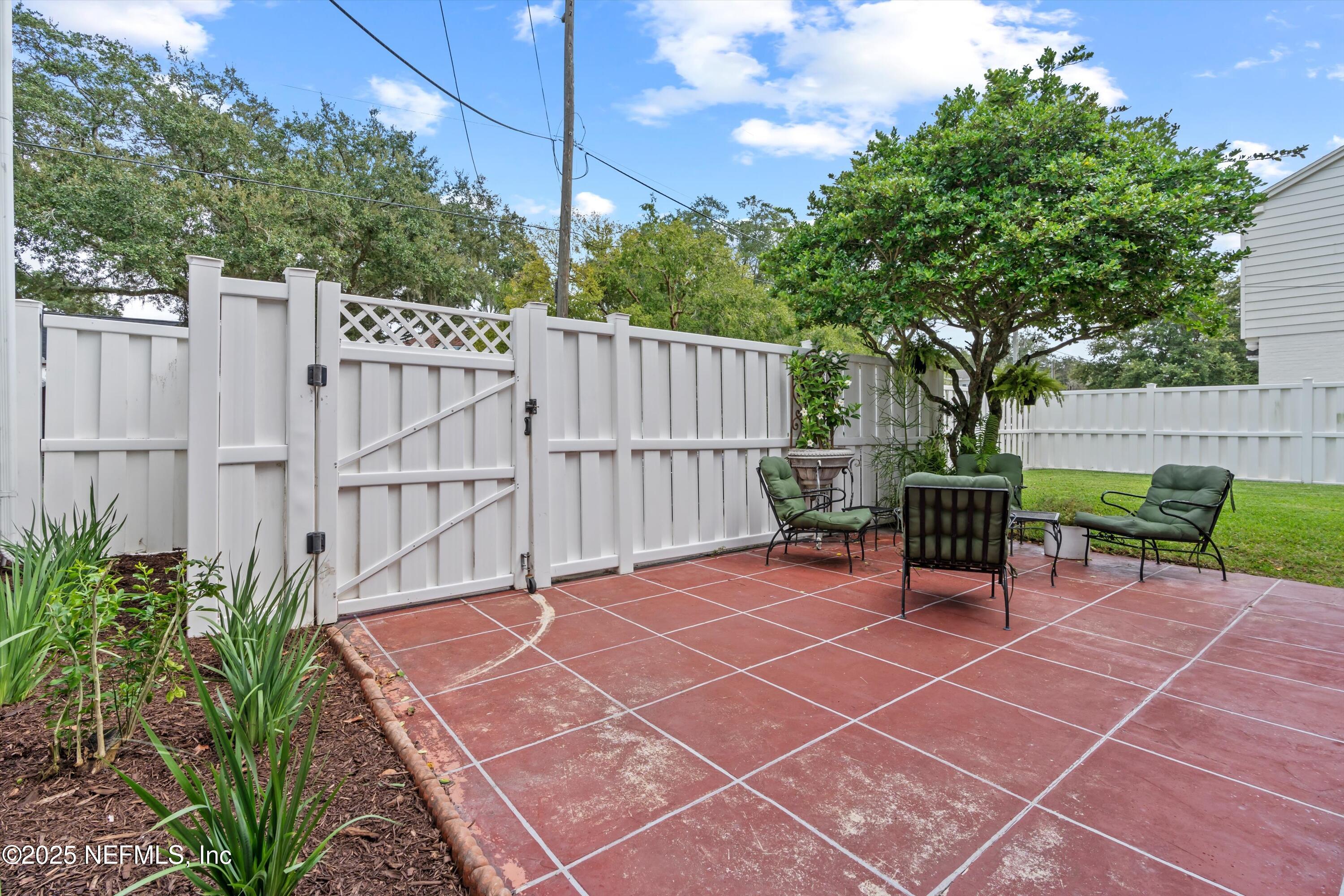 1130 River Oaks Road Jacksonville, FL 32207 - Photo 40 of 51 Backyard