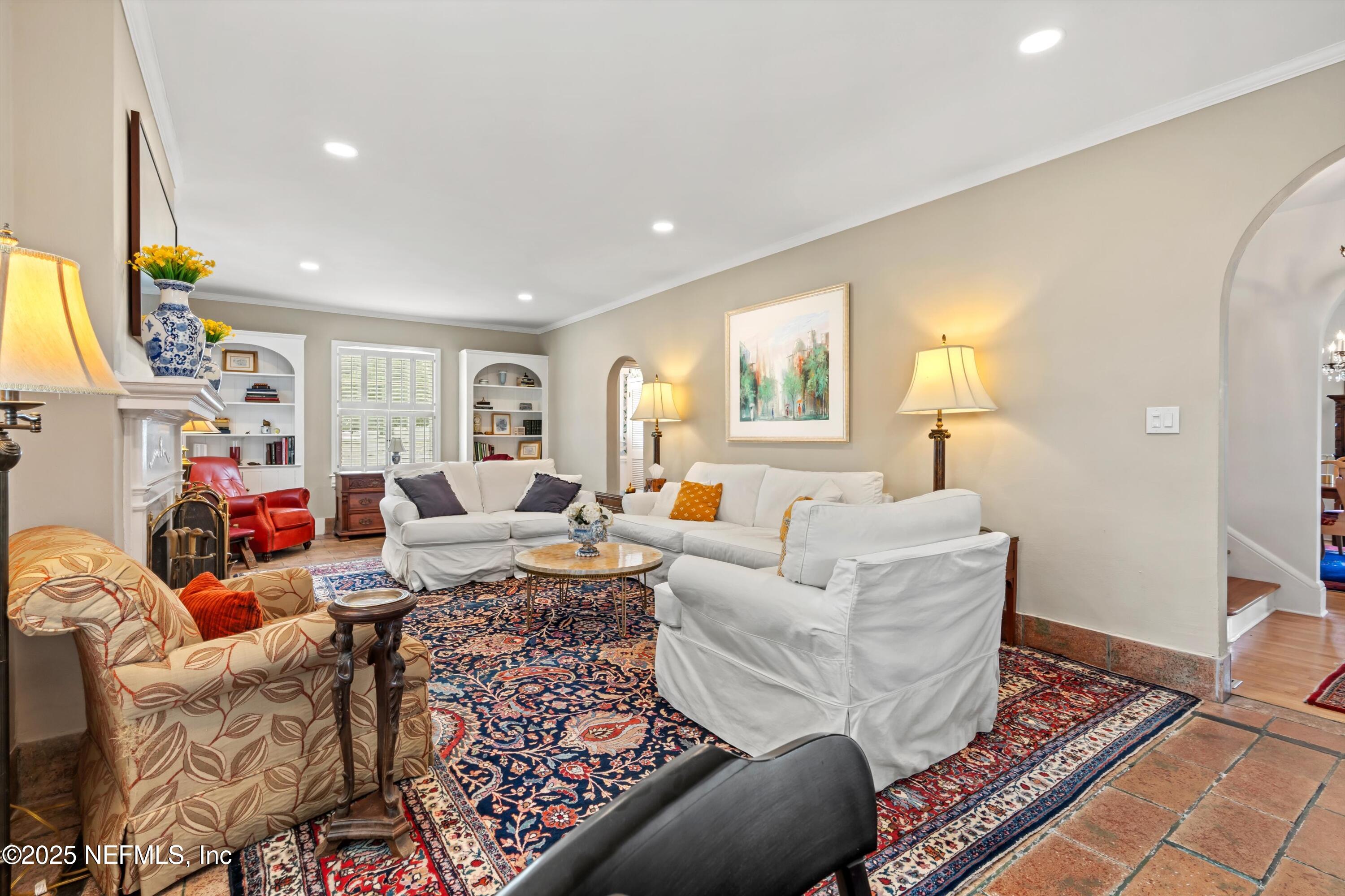 1130 River Oaks Road Jacksonville, FL 32207 - Photo 6 of 51 Living Room