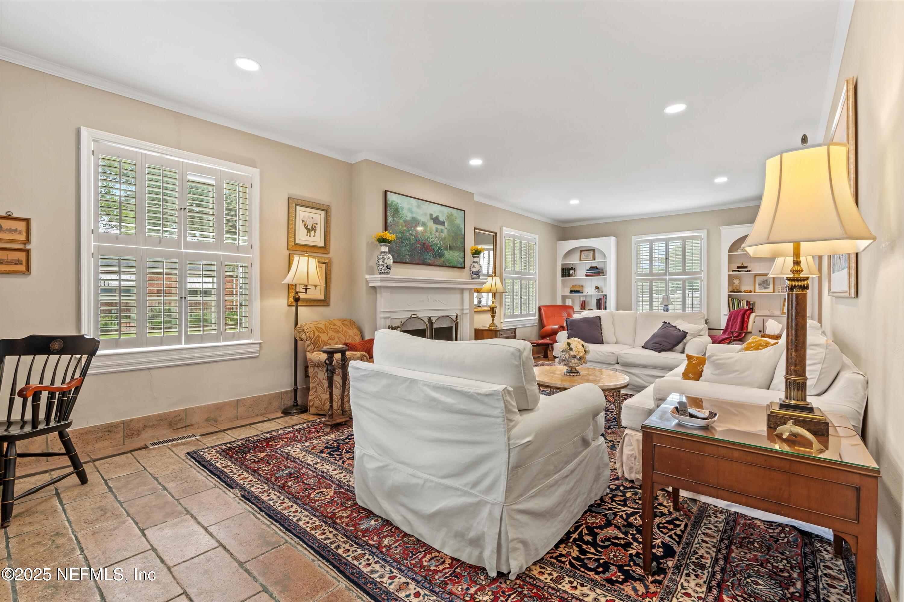 1130 River Oaks Road Jacksonville, FL 32207 - Photo 7 of 51 Living Room