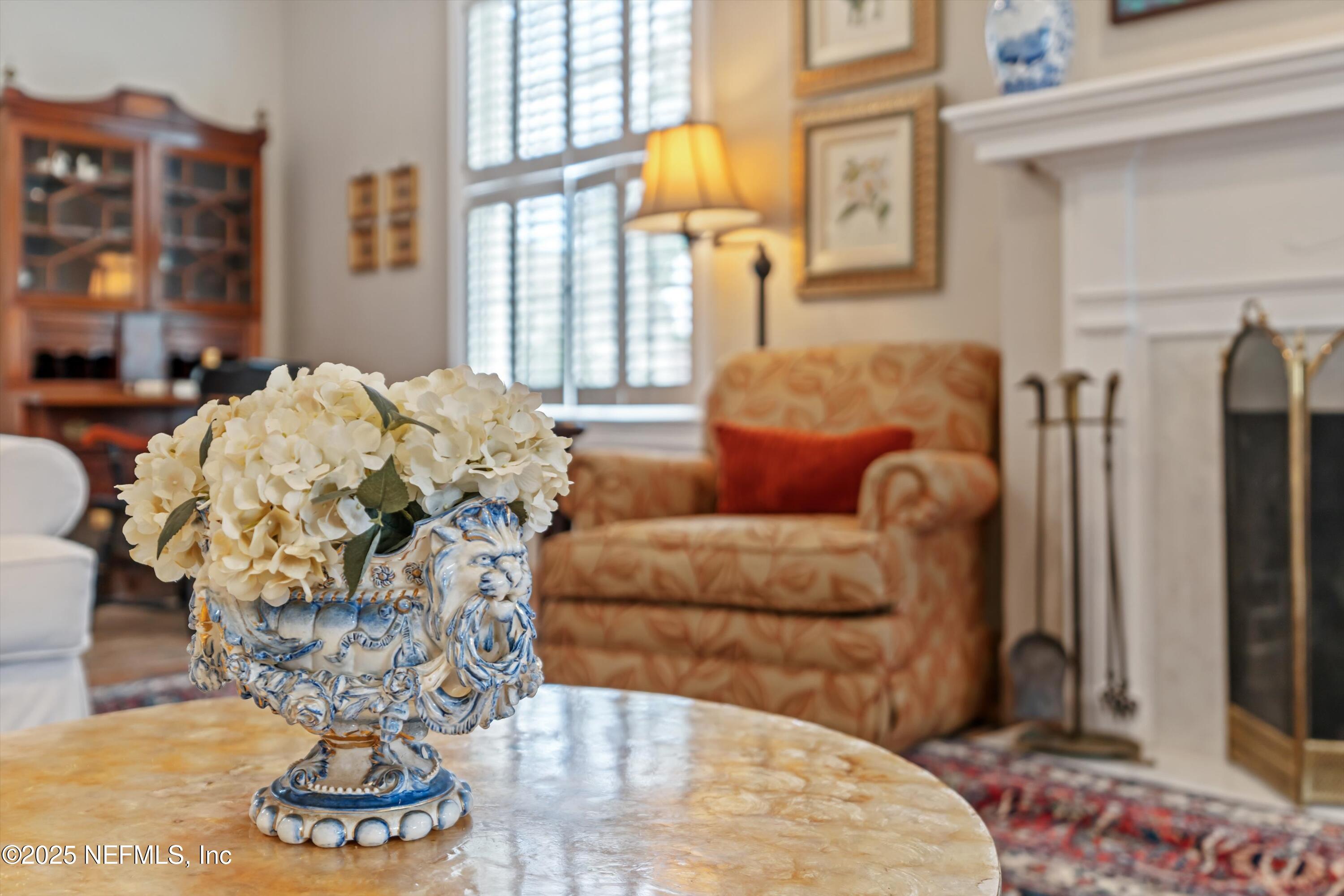 1130 River Oaks Road Jacksonville, FL 32207 - Photo 9 of 51 Living Room