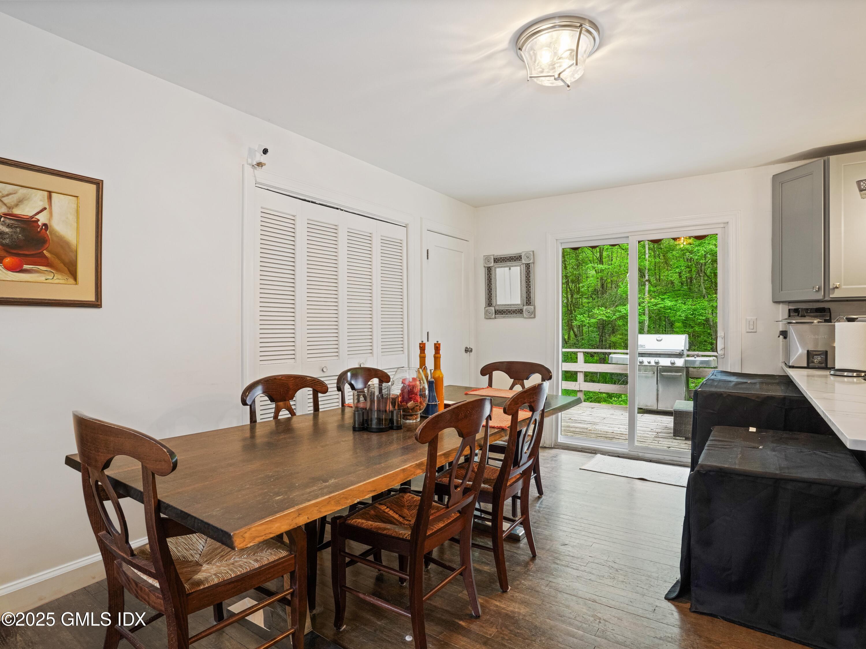 330 Cognewaugh Road Cos Cob, CT 06807 - Photo 5 of 24 Dining Area