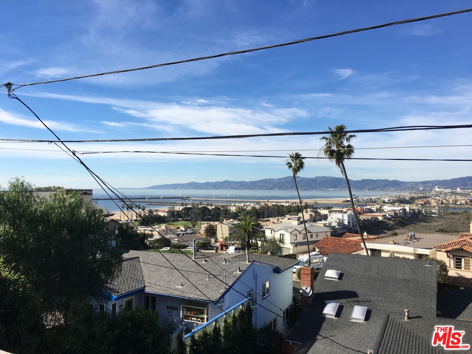 305 Rees Street Playa del Rey, CA 90293 - Photo 2 of 25