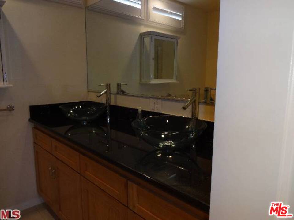 305 Rees Street Playa del Rey, CA 90293 - Photo 11 of 25