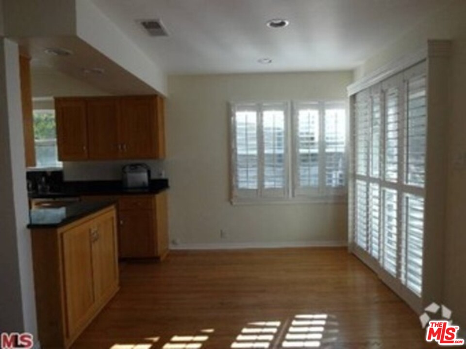 305 Rees Street Playa del Rey, CA 90293 - Photo 7 of 25
