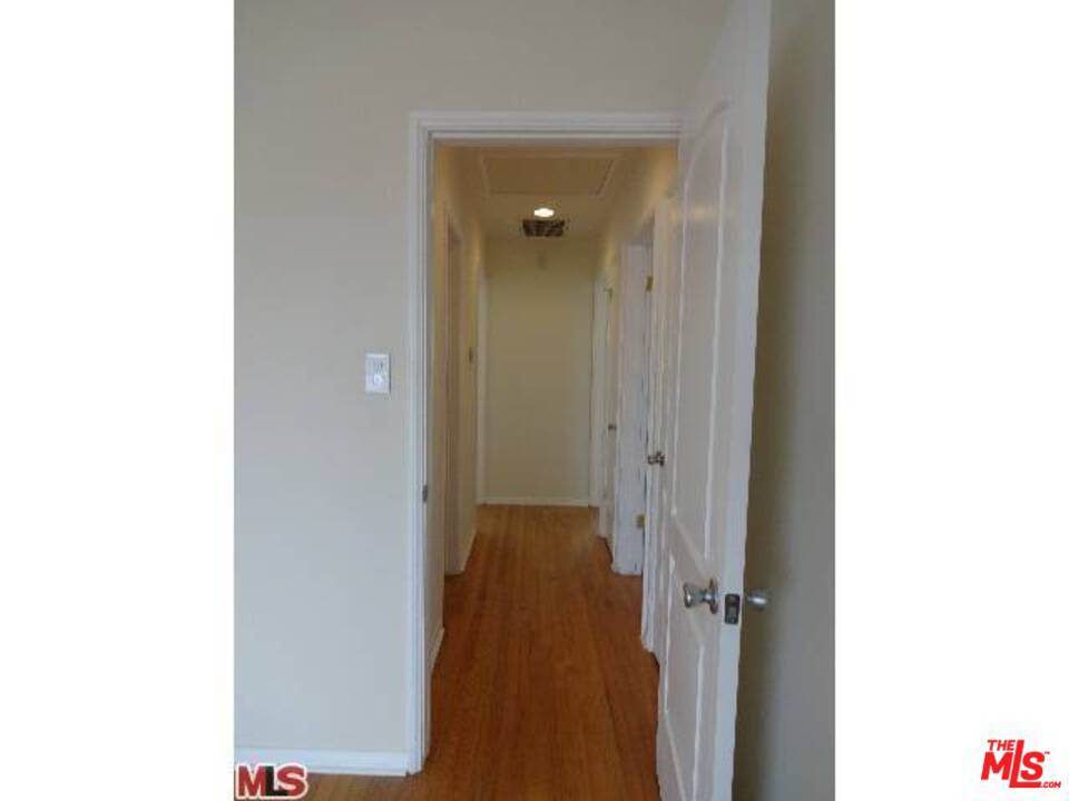 305 Rees Street Playa del Rey, CA 90293 - Photo 8 of 25
