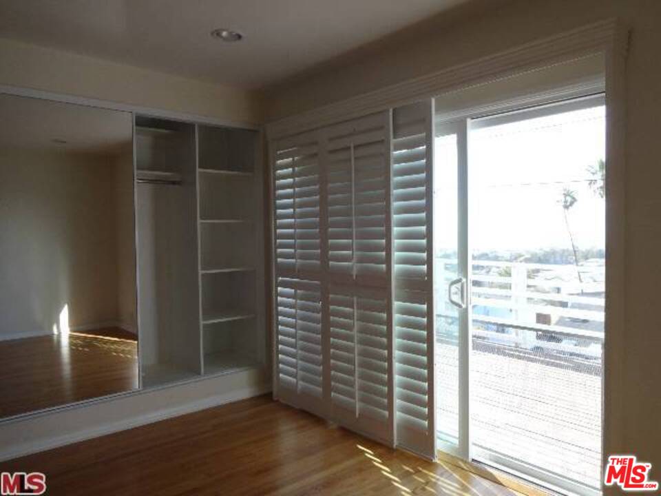 305 Rees Street Playa del Rey, CA 90293 - Photo 9 of 25