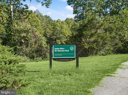 $325,000 | 5300 Holmes Run Parkway, Unit 402, Alexandria, VA 22304