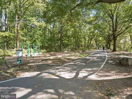 $325,000 | 5300 Holmes Run Parkway, Unit 402, Alexandria, VA 22304