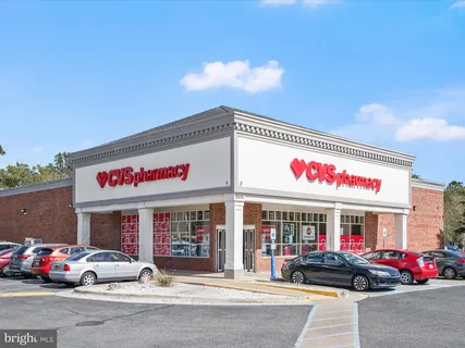 $325,000 | 5300 Holmes Run Parkway, Unit 402, Alexandria, VA 22304