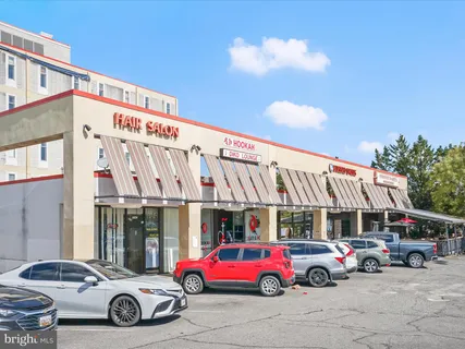 $325,000 | 5300 Holmes Run Parkway, Unit 402, Alexandria, VA 22304