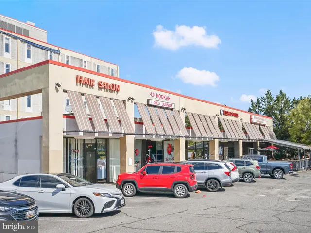 $325,000 | 5300 Holmes Run Parkway, Unit 402, Alexandria, VA 22304