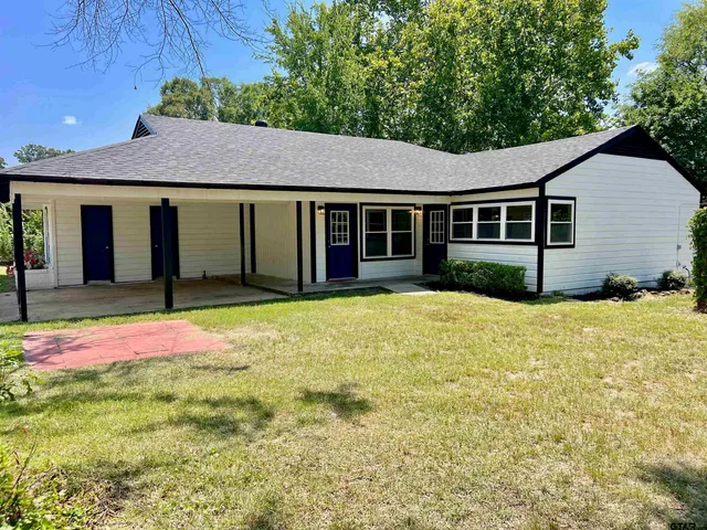 a house that has a yard