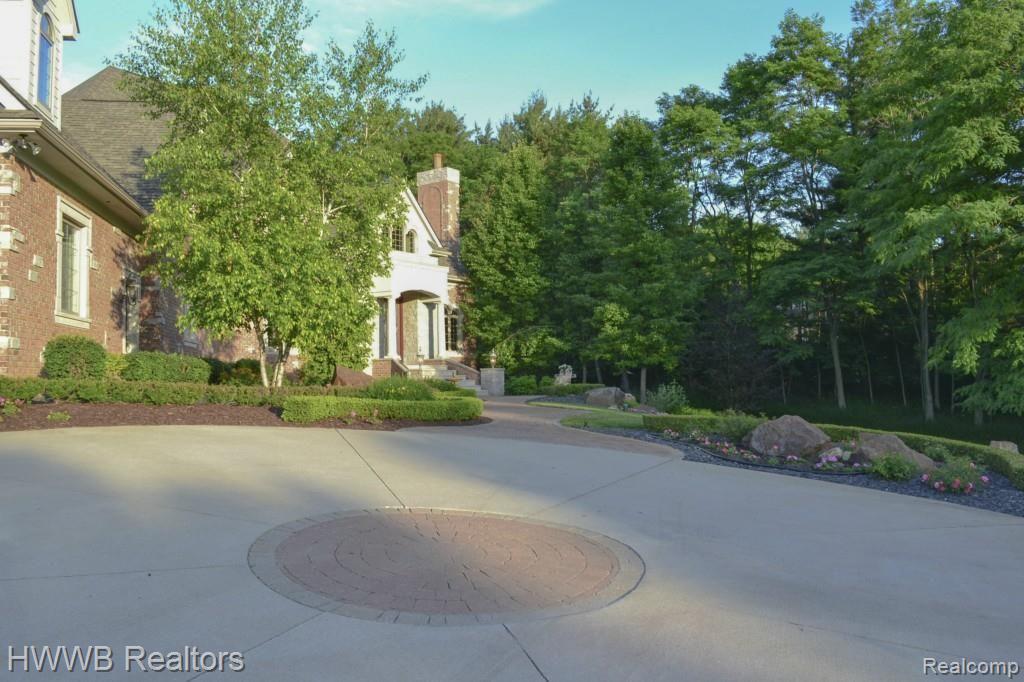 5555 North Livernois Road Rochester, MI 48306 - Photo 59 of 99 Front Circle Drive