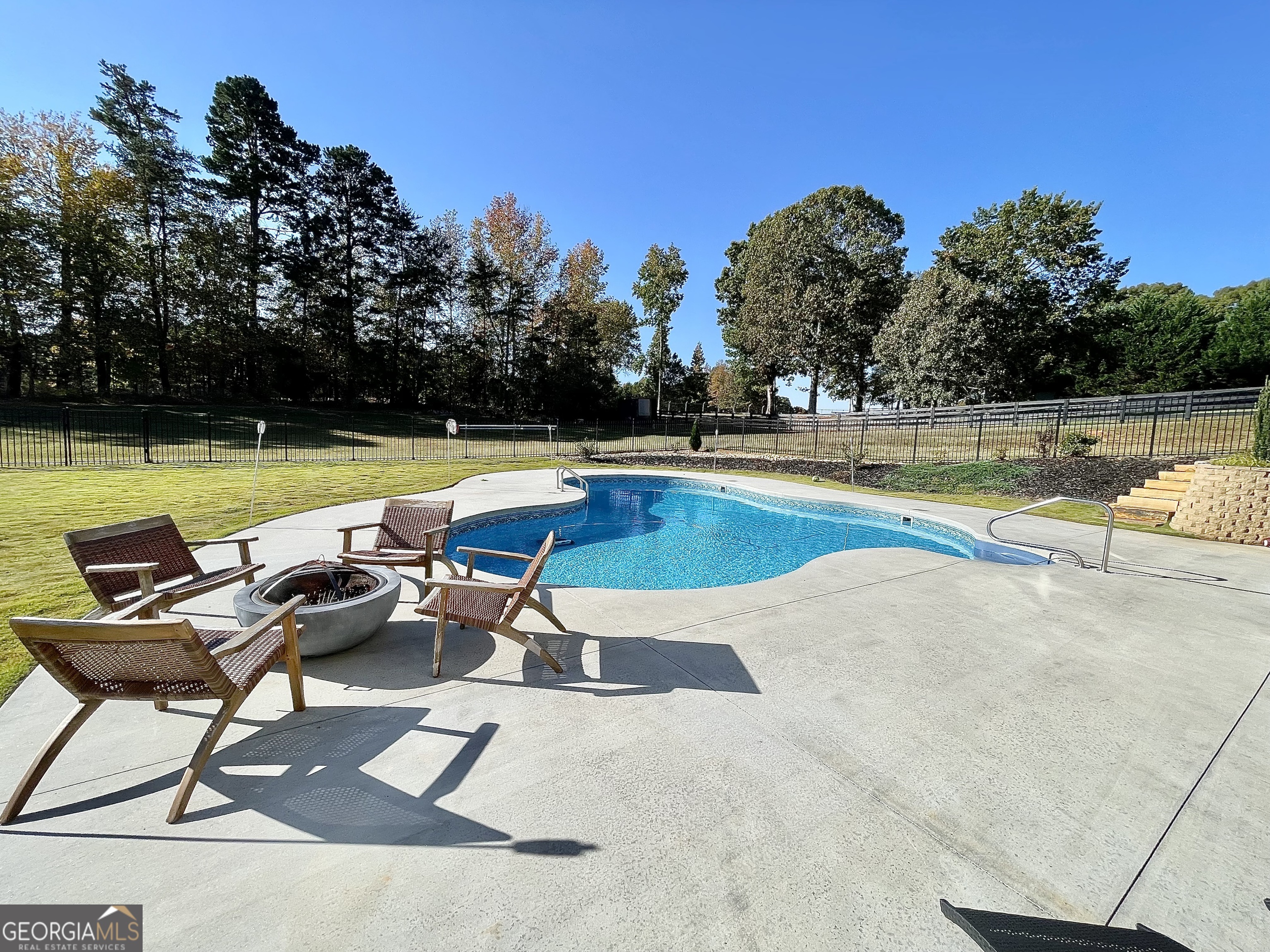 8625 Drake Drive Lula, GA 30554 - Photo 13 of 86