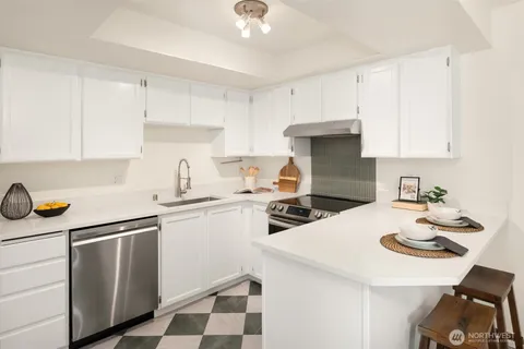 $430,000 | 18003 108th Avenue Northeast, Unit B2, Bothell, WA 98011