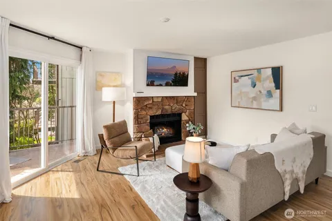 $430,000 | 18003 108th Avenue Northeast, Unit B2, Bothell, WA 98011
