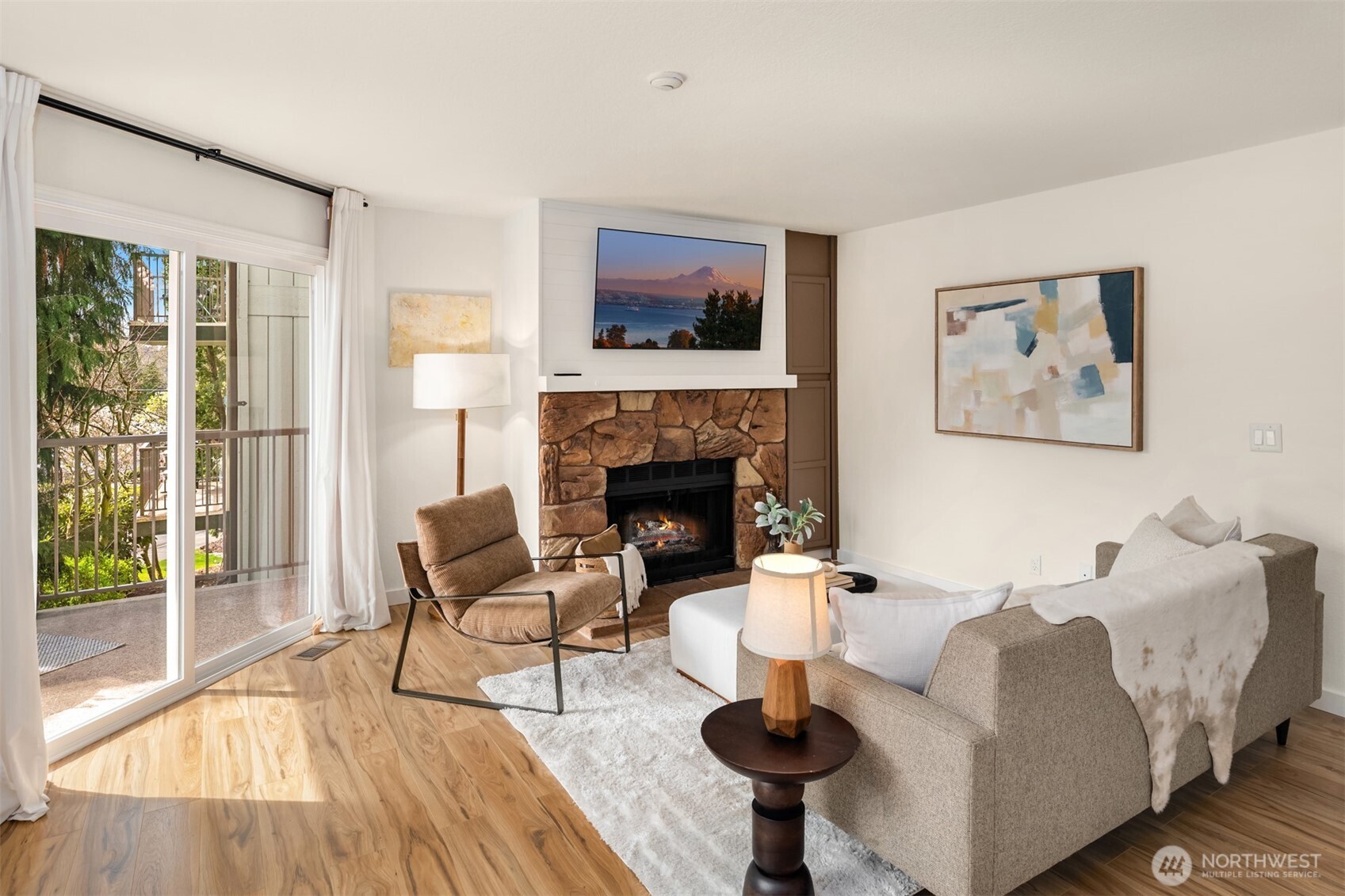 18003 108th Avenue Northeast, Unit B2 Bothell, WA 98011 - Photo 3 of 27