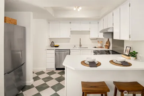 $430,000 | 18003 108th Avenue Northeast, Unit B2, Bothell, WA 98011