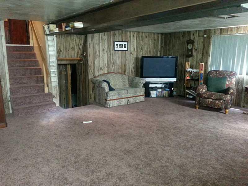 1040 Robbins Station Road North Huntingdon, PA 15642 - Photo 13 of 25 Family Room.
