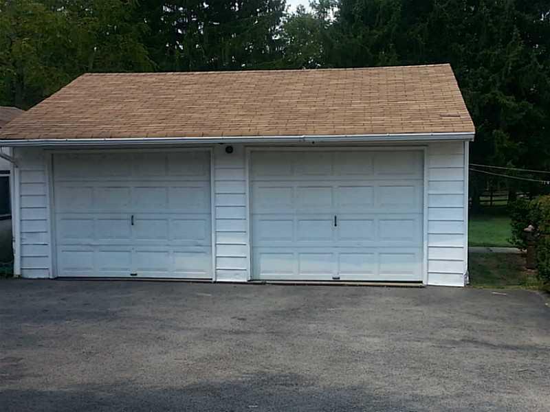 1040 Robbins Station Road North Huntingdon, PA 15642 - Photo 20 of 25 Parking Lot/Garage.