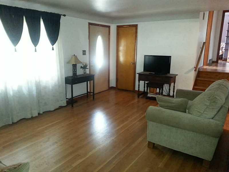 1040 Robbins Station Road North Huntingdon, PA 15642 - Photo 5 of 25 Living Room.