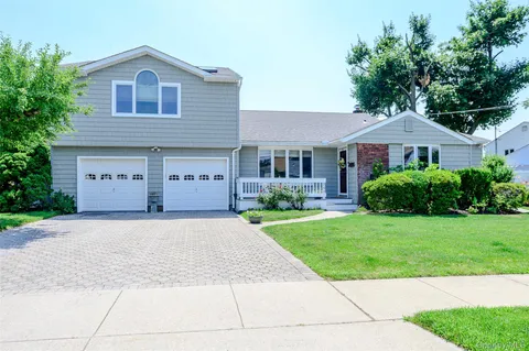 $969,000 | 262 Rose Street, Massapequa Park, NY 11762