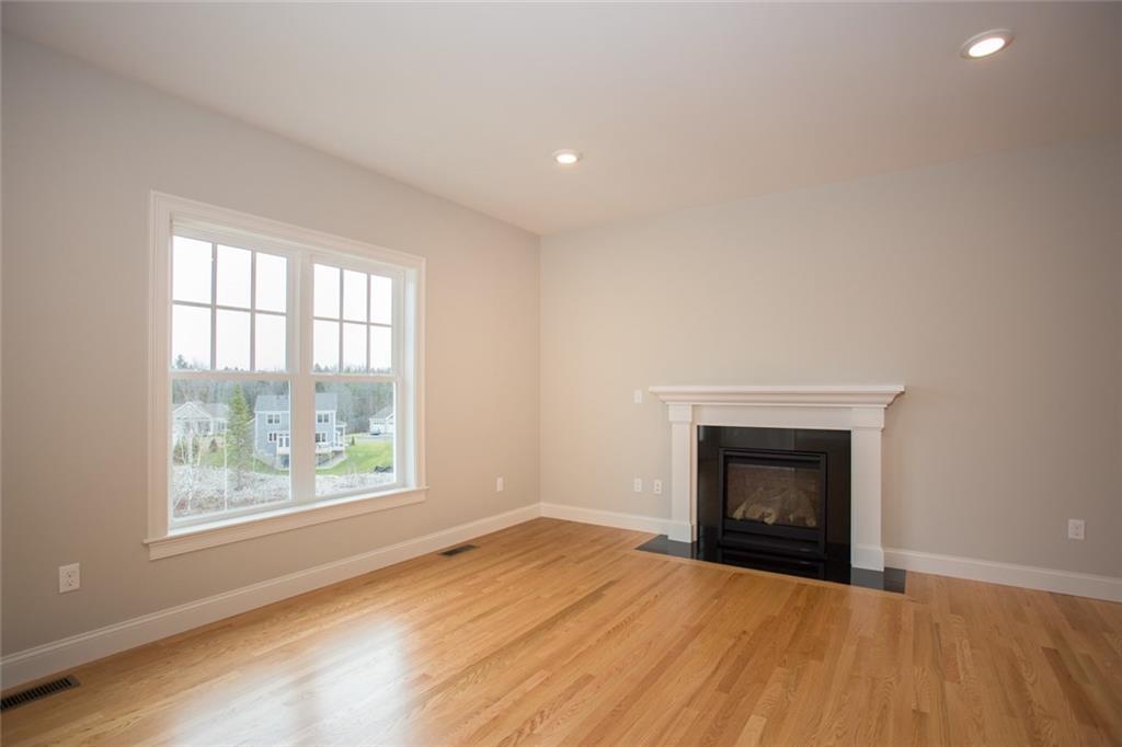 82 Wyman Way Cumberland Center, ME 04021 - Photo 13 of 28 Living room