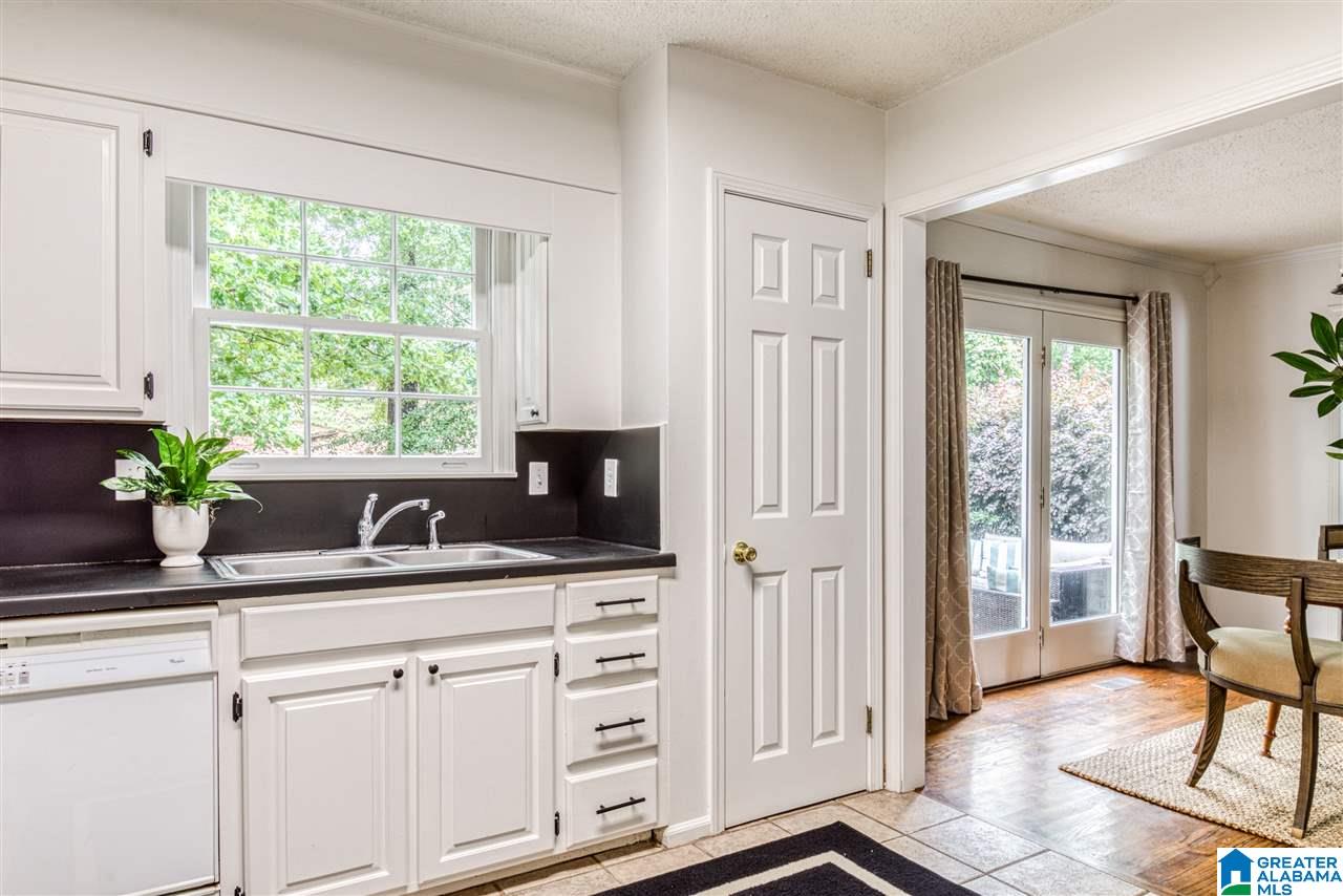 4731 Chablis Way Birmingham, AL 35244 - Photo 14 of 28