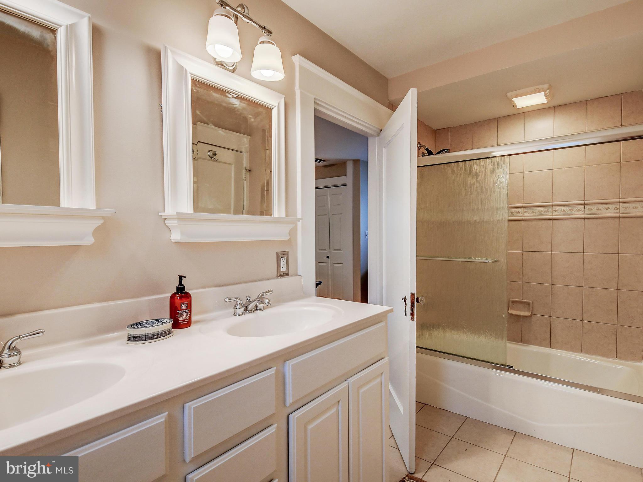 6415 Pinehurst Road Baltimore, MD 21212 - Photo 25 of 40