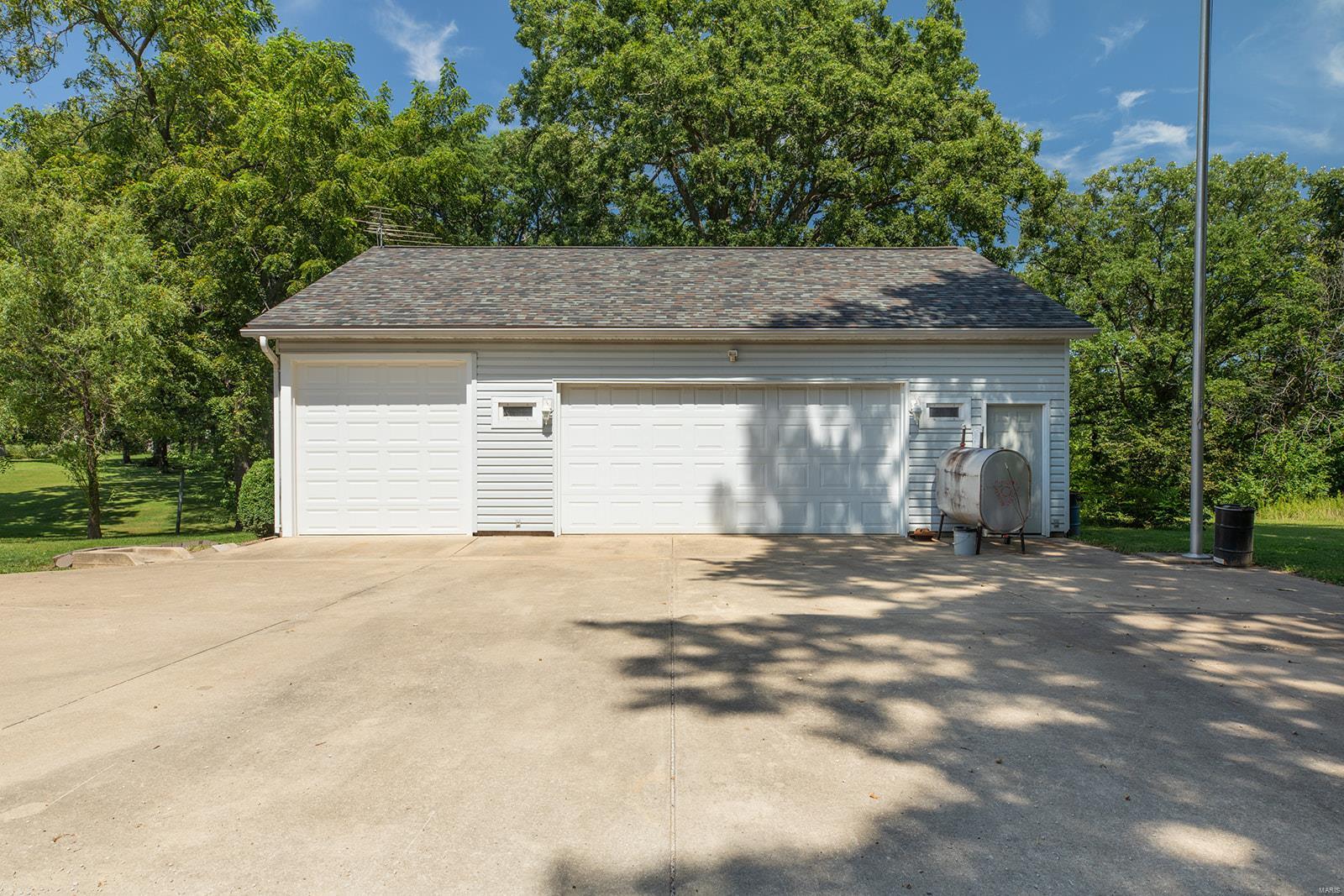 34686 Gun Club Road Brighton, IL 62012 - Photo 14 of 63