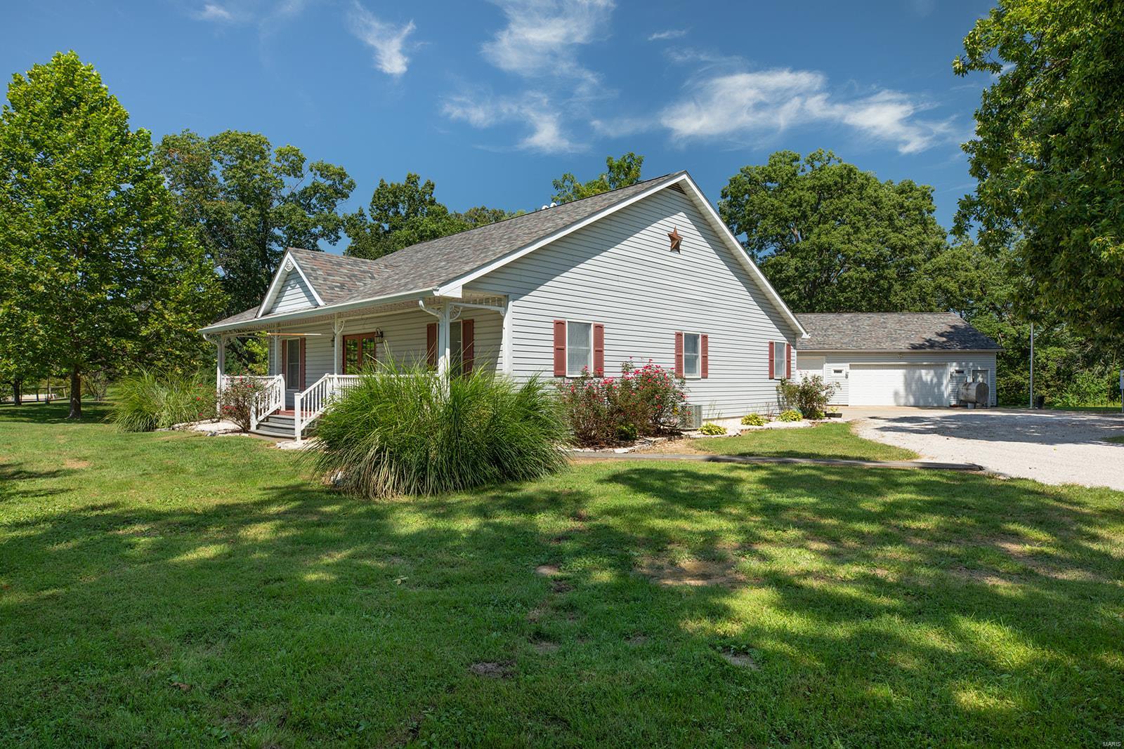 34686 Gun Club Road Brighton, IL 62012 - Photo 15 of 63