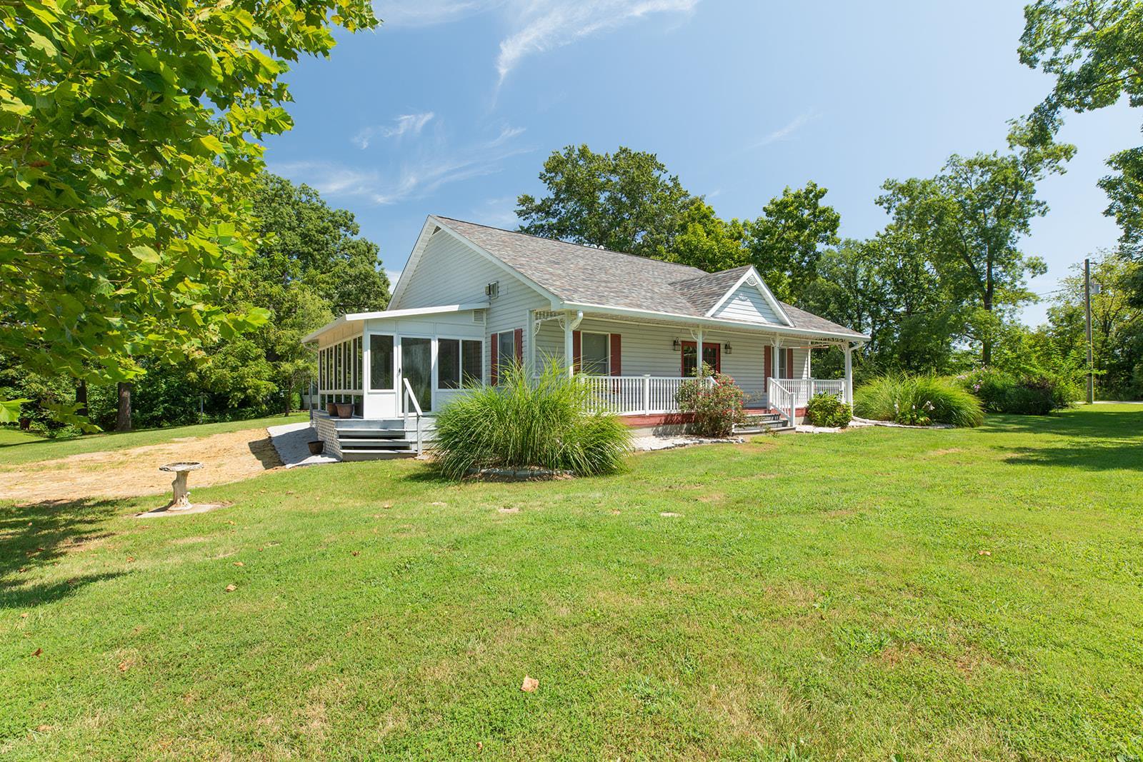 34686 Gun Club Road Brighton, IL 62012 - Photo 3 of 63